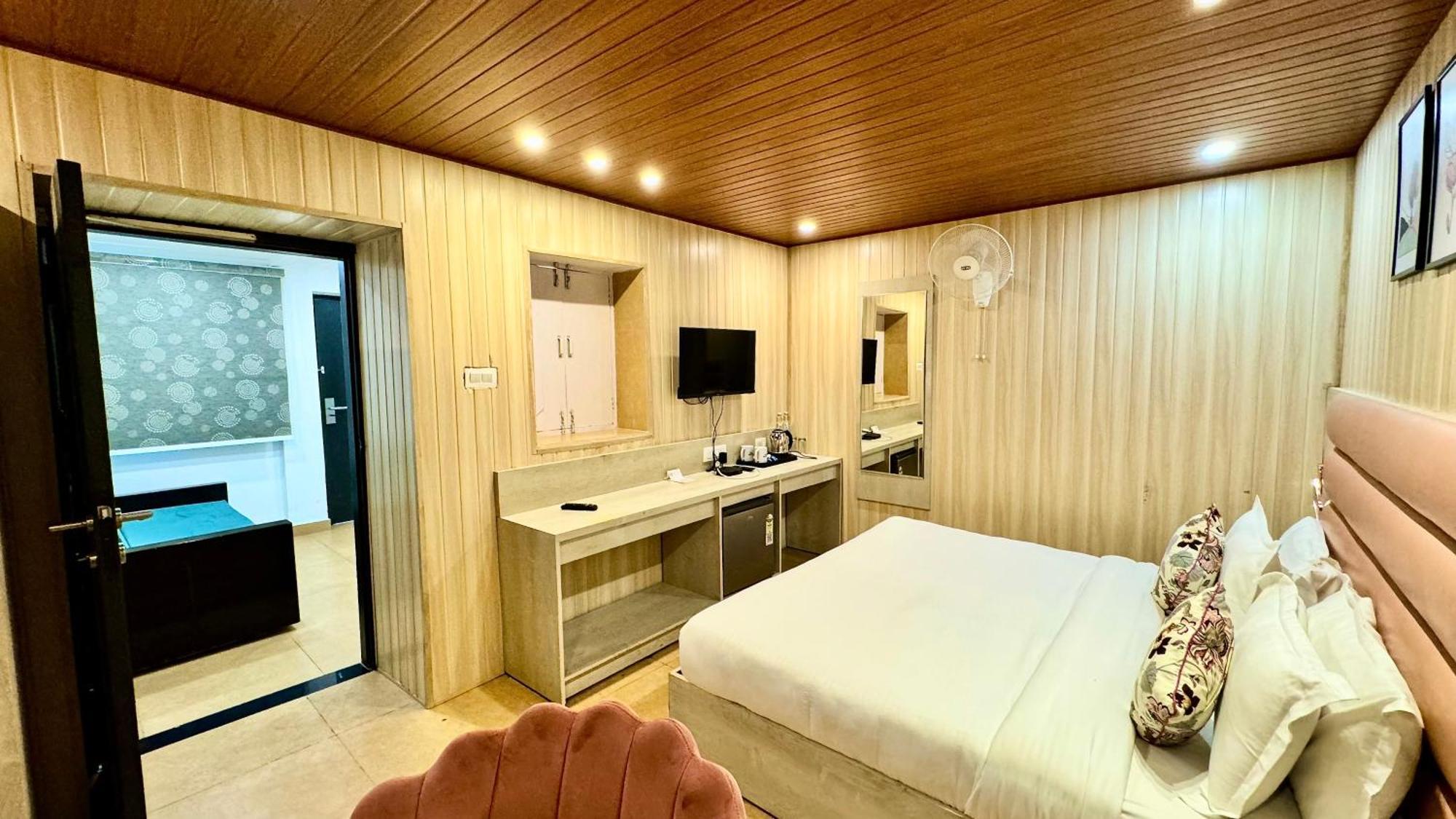 Hotel Pride Inn - 800 Mts From Mall Road Mussoorie Exterior photo